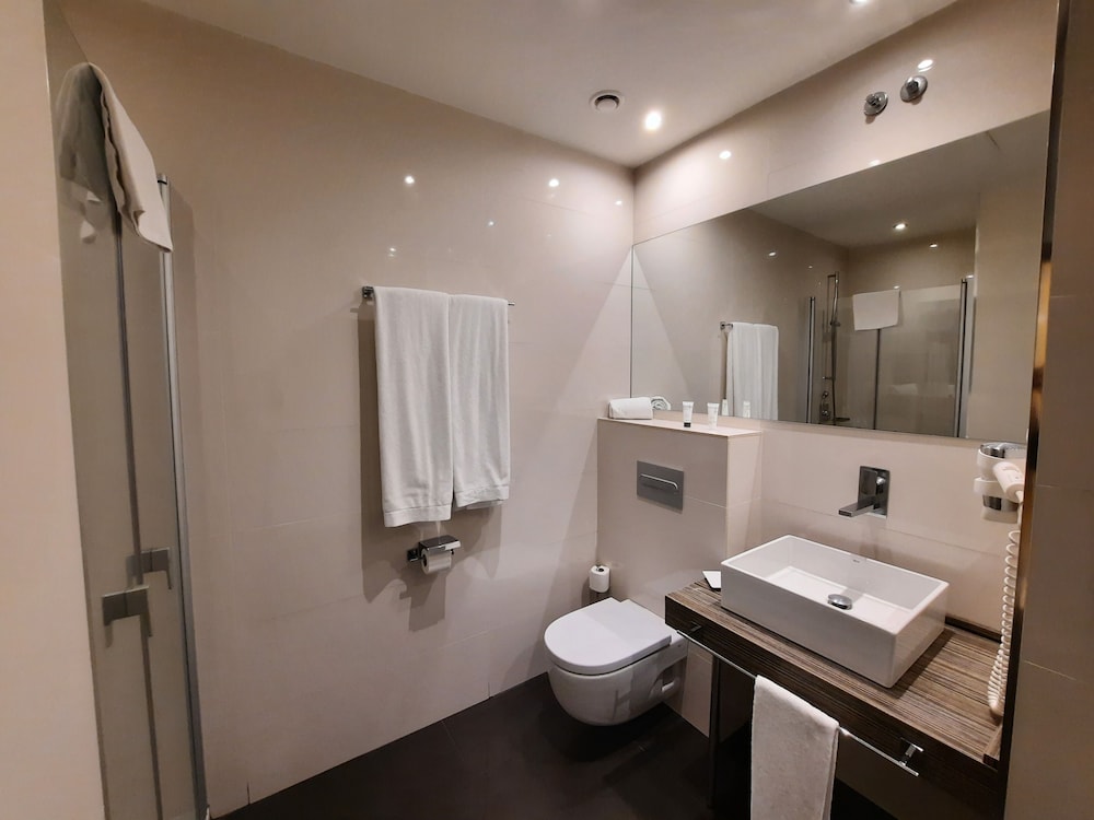 Air Rooms Madrid Airport By Premium Traveller 51/53
