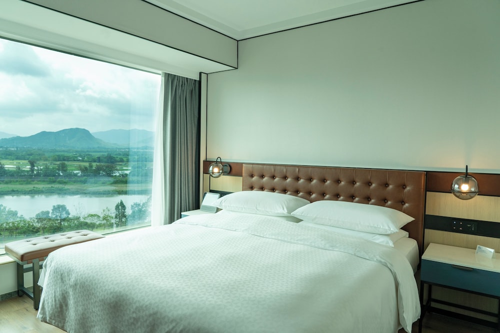 غرفة بريميوم بسرير كوين، Four Points By Sheraton 5/10