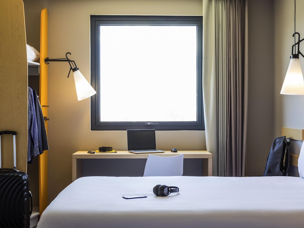 Ibis Tijuana 42/50