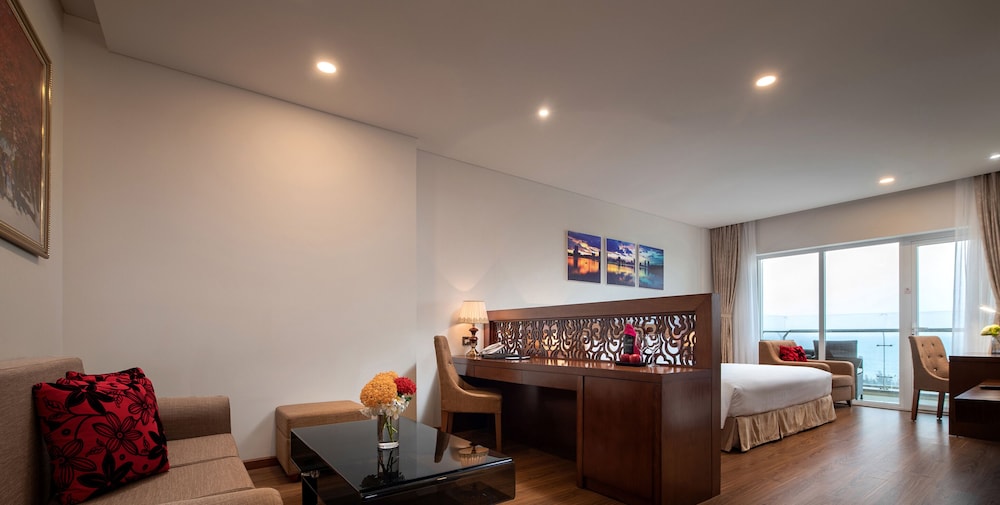 Gold Coast Hotel Resort & Spa 28/50
