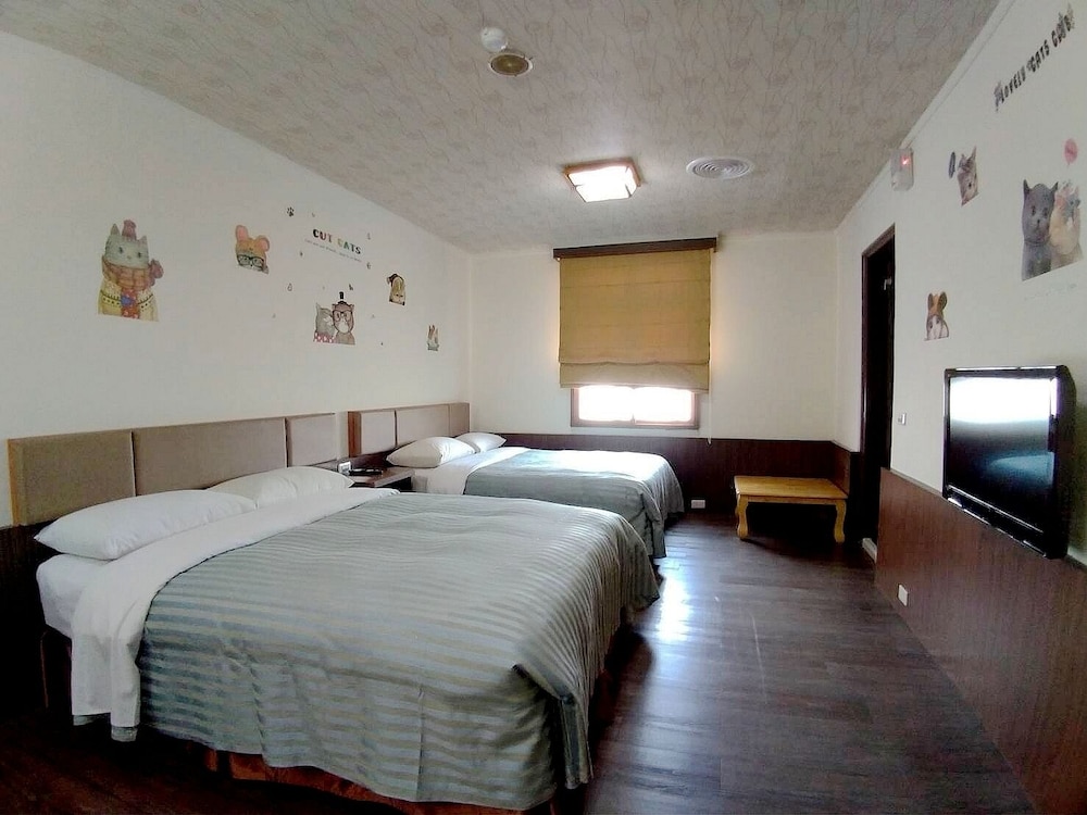 Toong Mao Kao-shang-ching Hotel 11/54