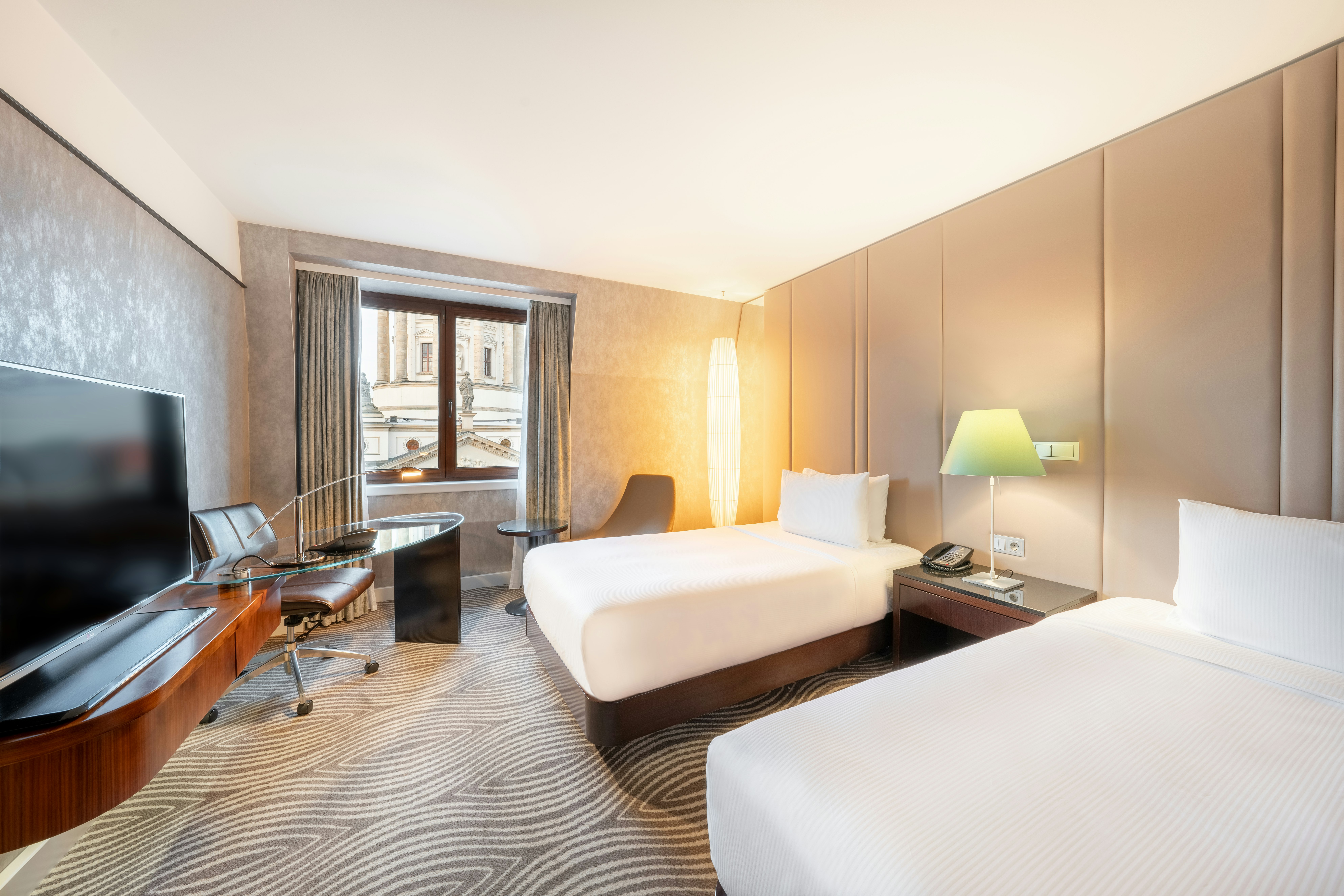 Executive, Twin Beds, Dome View