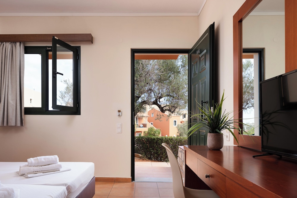 Dia Apartments 24/60