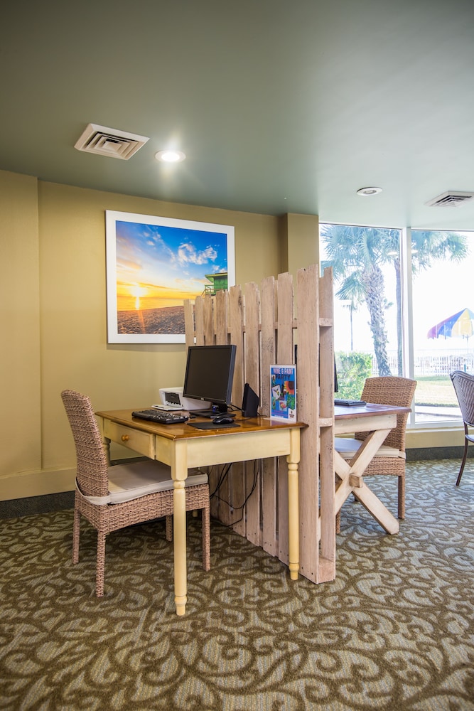 Days Inn & Suites By Wyndham Jekyll Island 33/58