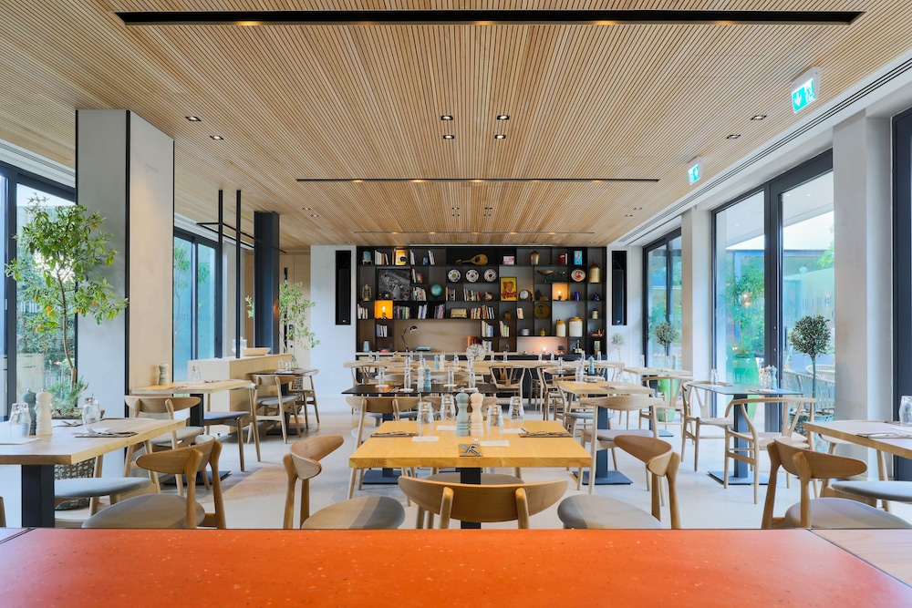 INDIGO HOTEL - Adults Only 65/82