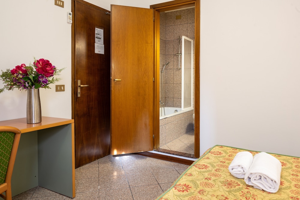 Camelia Rooms Venice Guesthouse 7/55