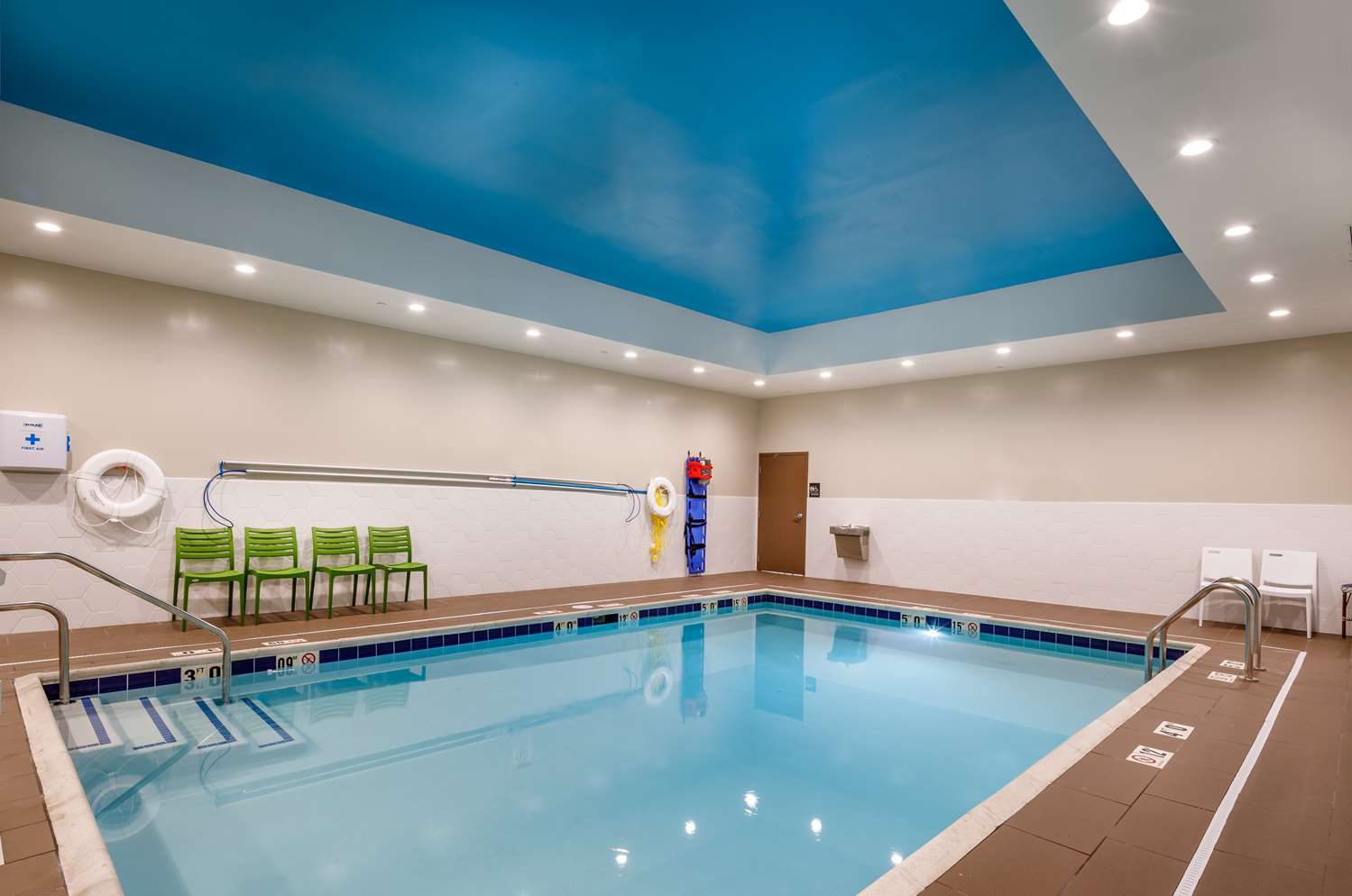 swimming pool spa