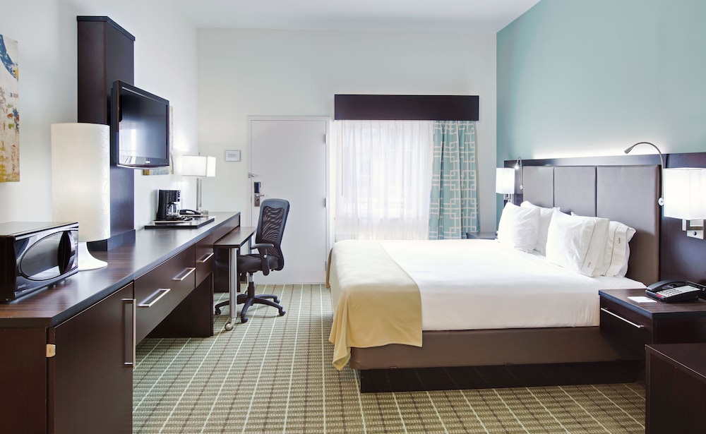 Holiday Inn Express Monticello 20/63