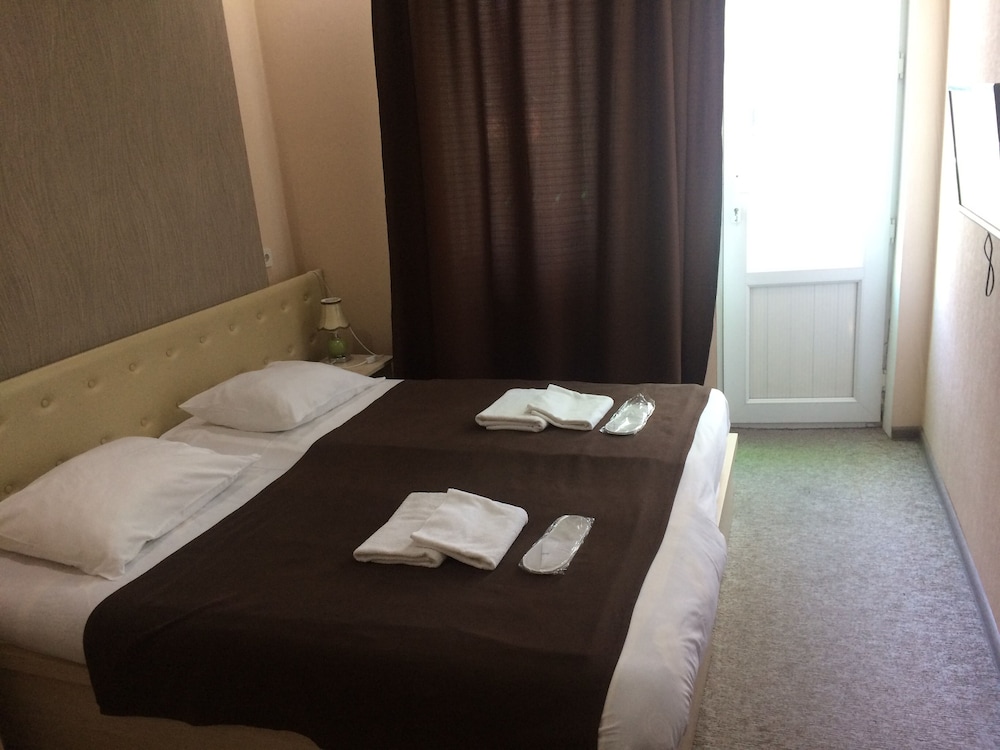 TBILISELI HOTEL 20/60