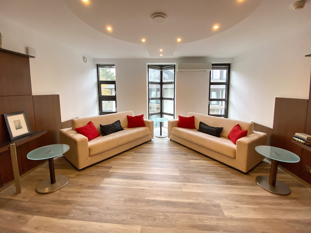 Dormero Hotel Dusseldorf 24/48