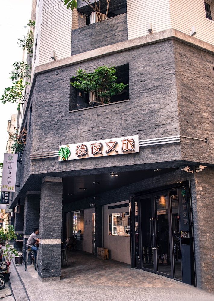 Greenight Hotel 6/72