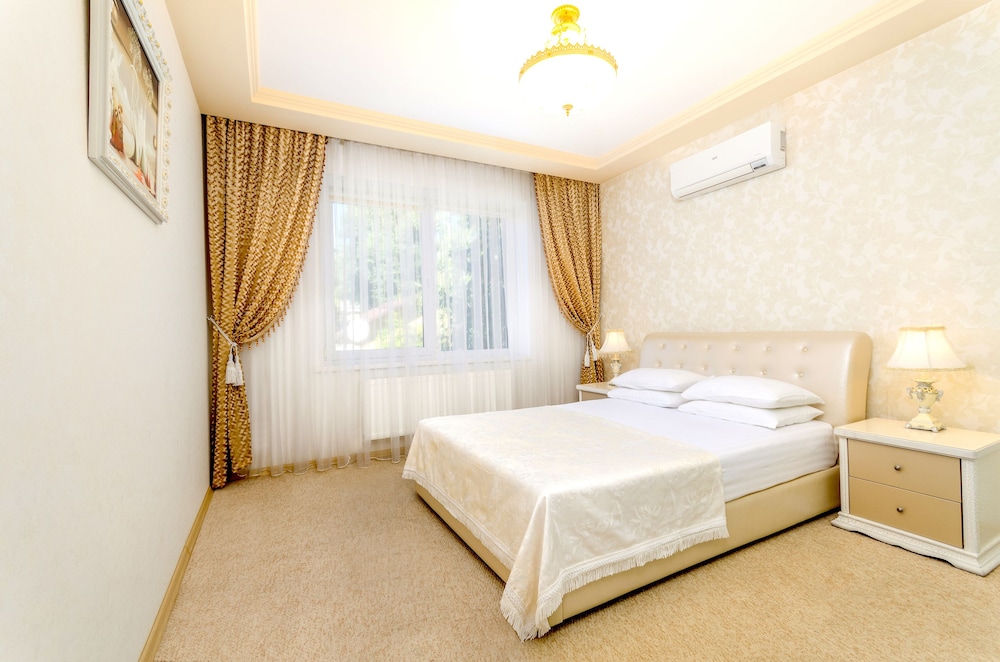 2 BEDROOMS, CLASSIC, SUITE, 2 QUEEN BEDS, EXECUTIVE LEVEL, SOFA, KITCHEN