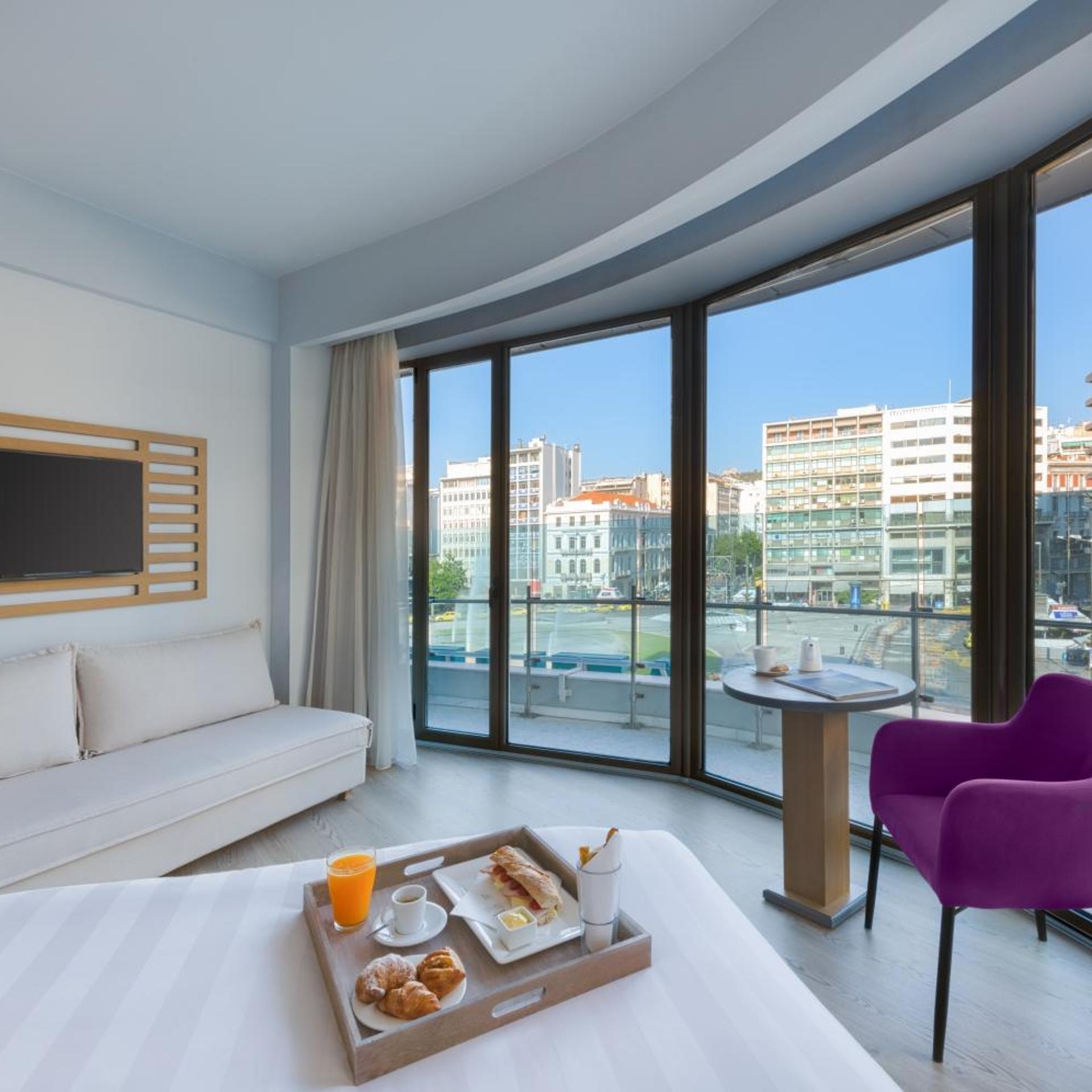 Suite, Double Bed, Fountain View, Corner