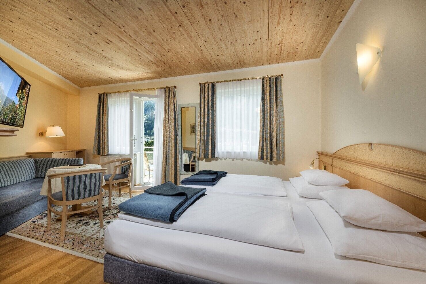 Panoramic, Double Bed, Valley View, Balcony