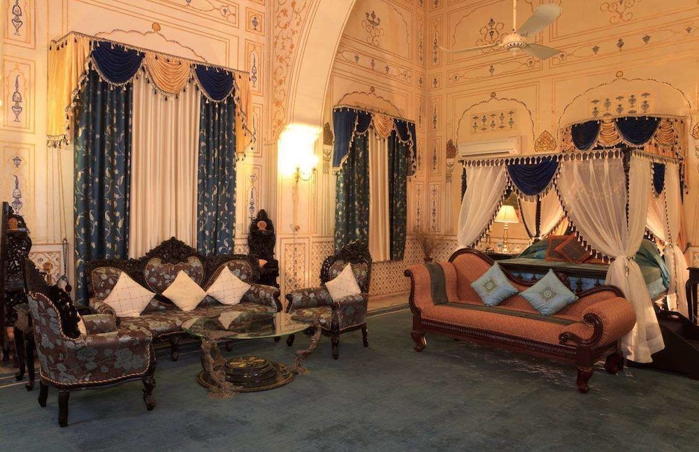 Laxmi Niwas Palace 37/65