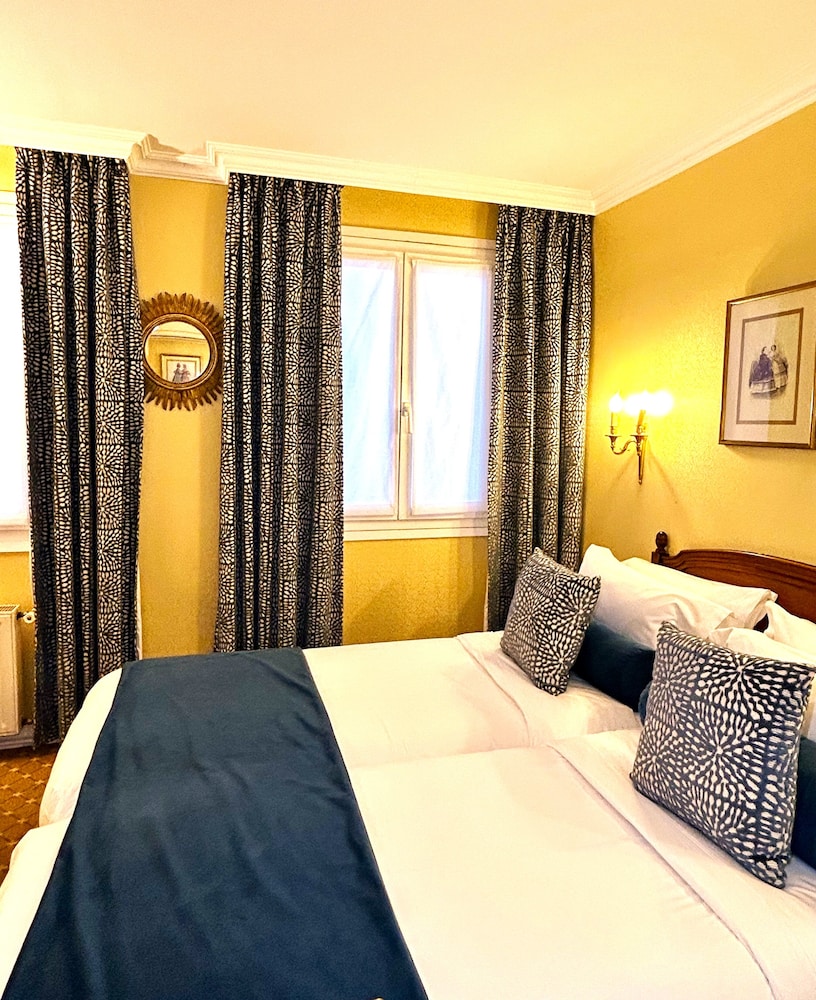 SUPERIOR, DOUBLE OR TWIN BED