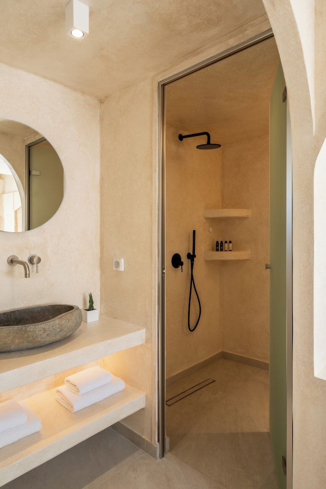Heyday Luxury Suites 62/66