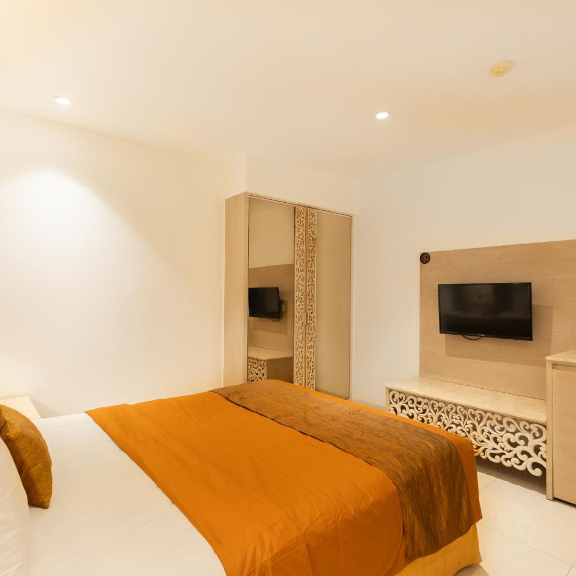 DELUXE, QUEEN BED