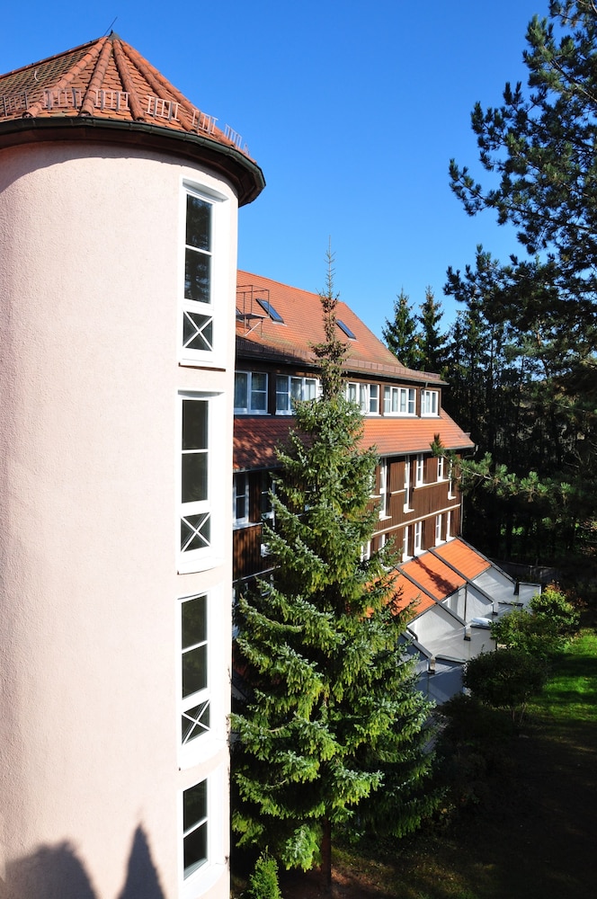 RELEXA WALDHOTEL SCHATTEN 6/74