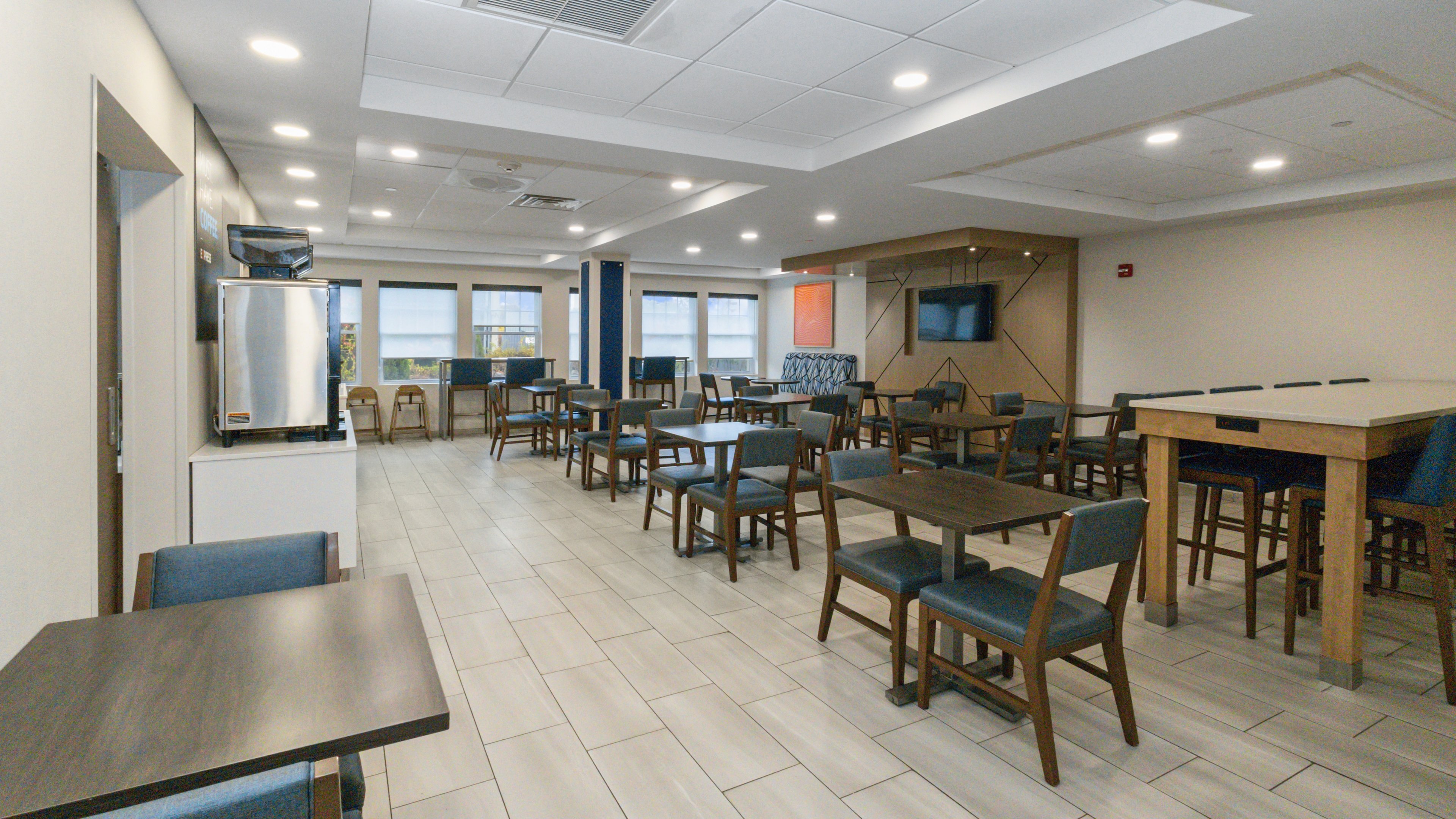 Holiday Inn Express Hotel Suites Hampton South Seabrook 58/78