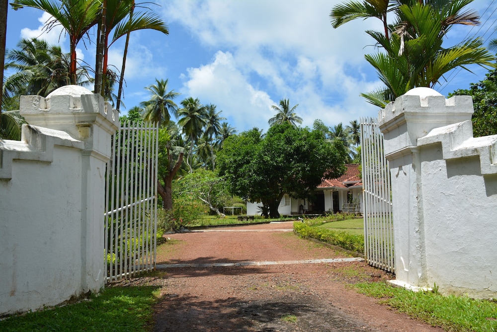 Thalpe Walawwa Heritage Villa 17/24