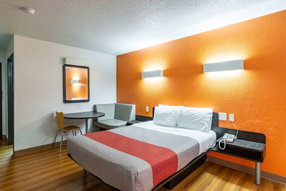 Motel6 Salisbury, MD 30/63