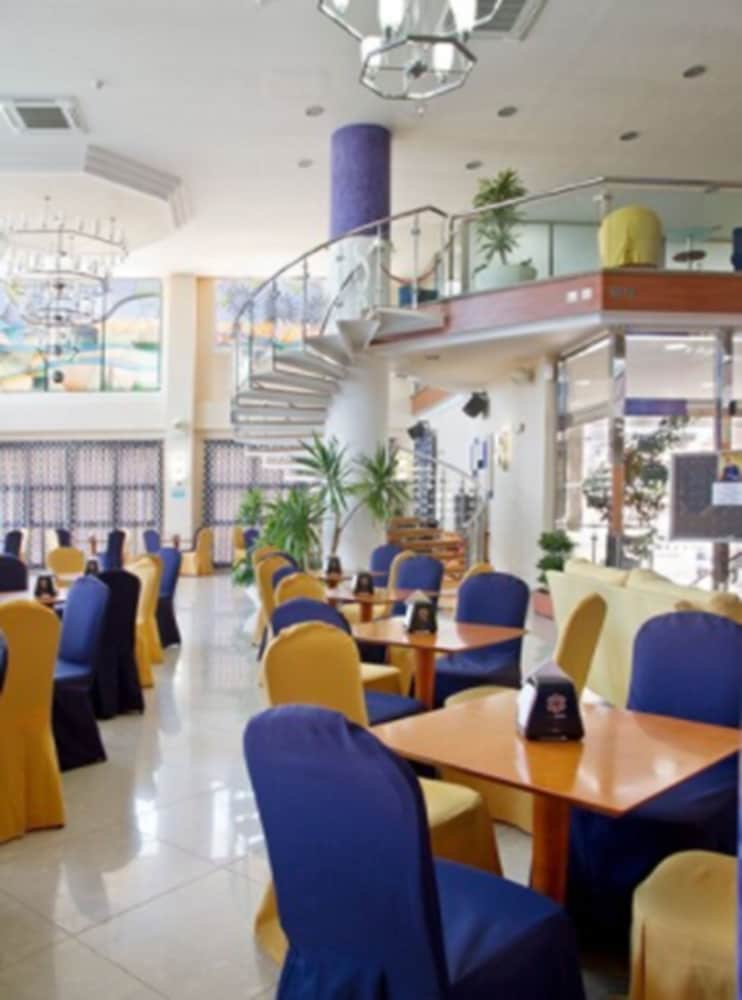 Gaviotas Hotel & Event Center 22/35