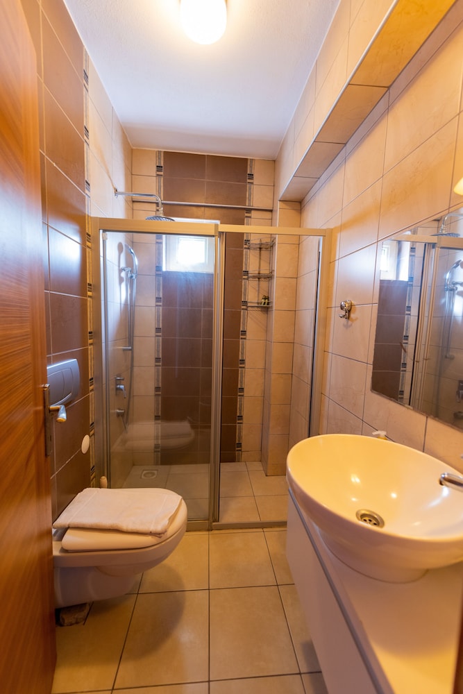 Vira Apart Hotel 49/50