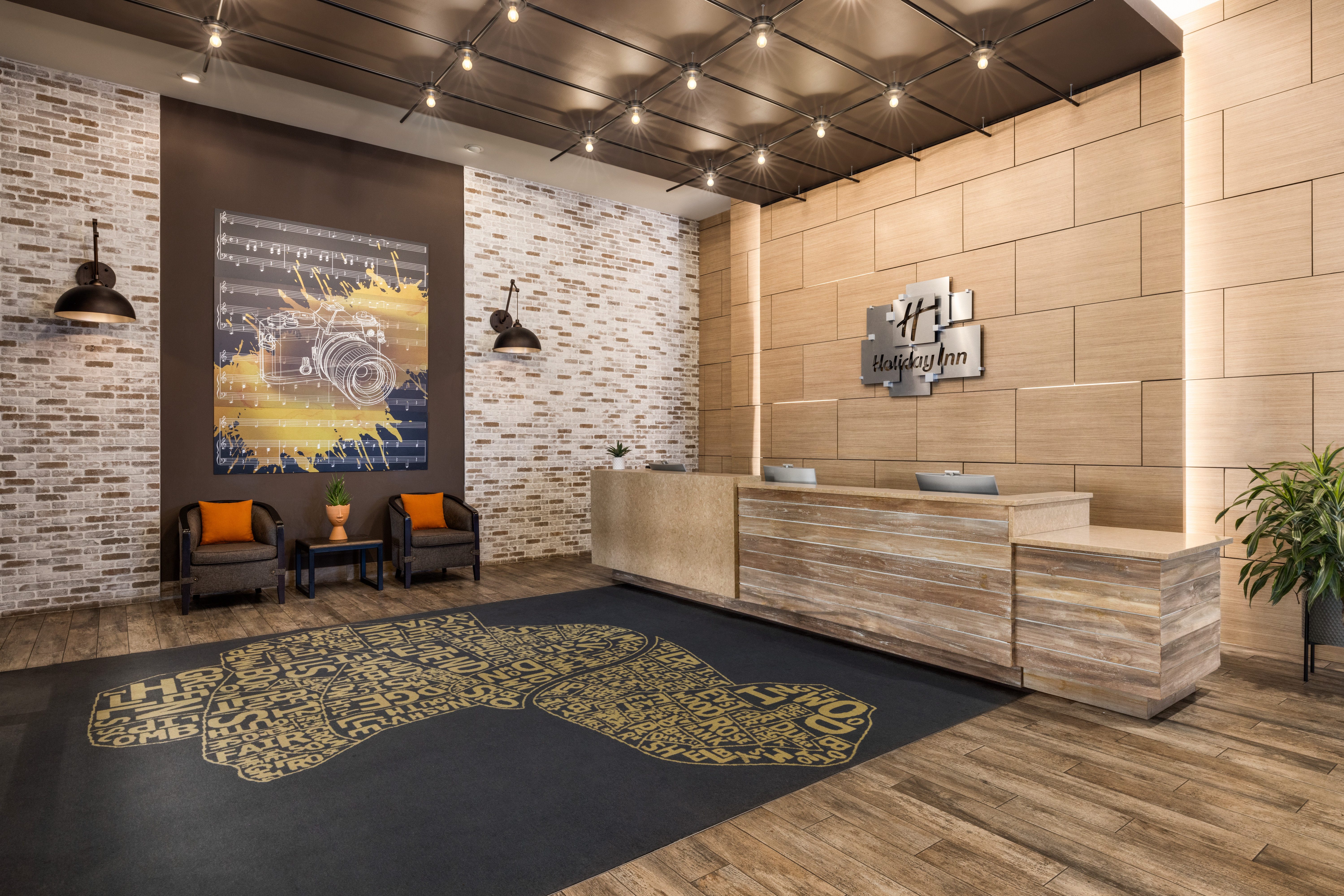 Holiday Inn & Suites Nashville Downtown Broadway 34/82