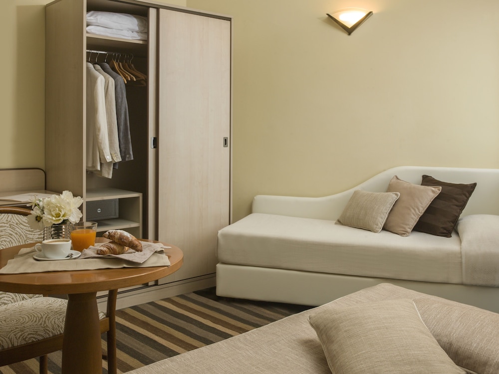 Hotel Ristorante Alcide 27/57