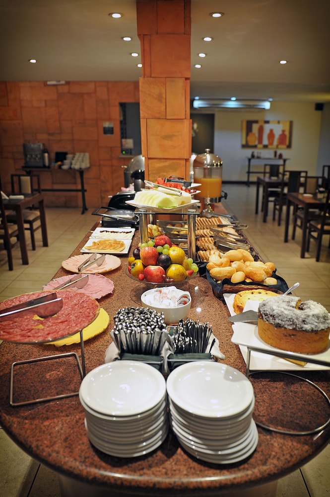 Hotel Deville Express Cascavel 37/50