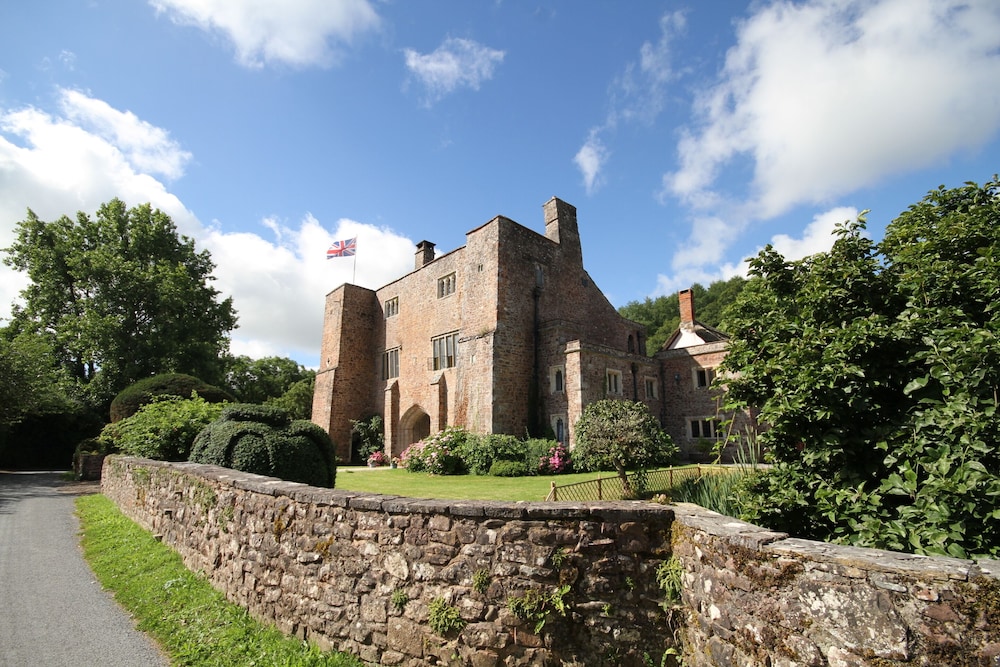 Bickleigh Castle Hotel - Castle 58/64