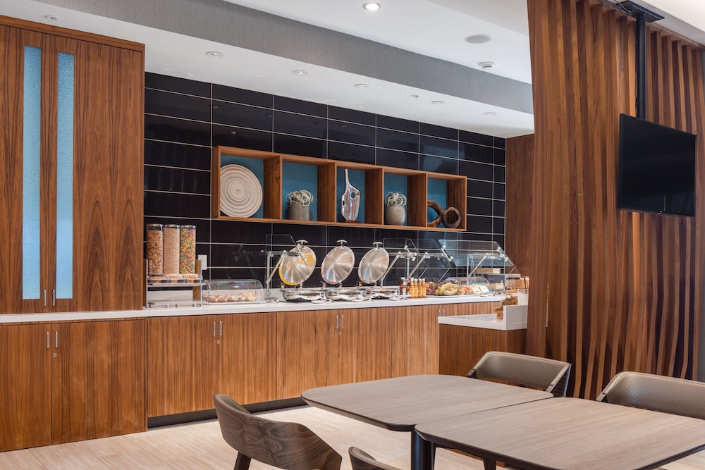 SpringHill Suites by Marriott Tucson at The Bridges 31/36