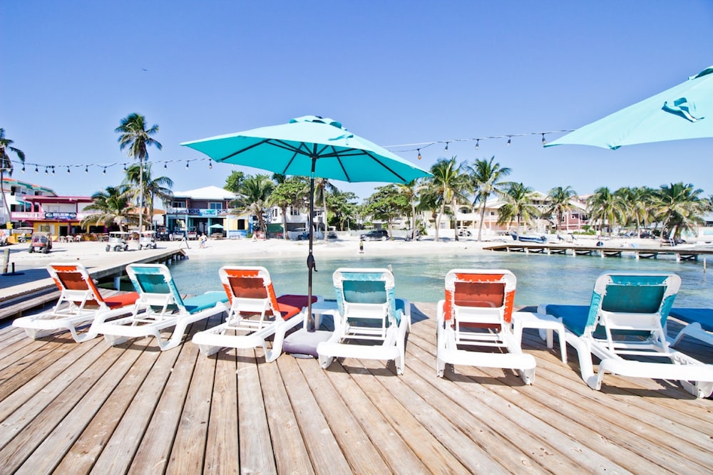 Sandbar Beachfront Hostel And Restaurant 67/74