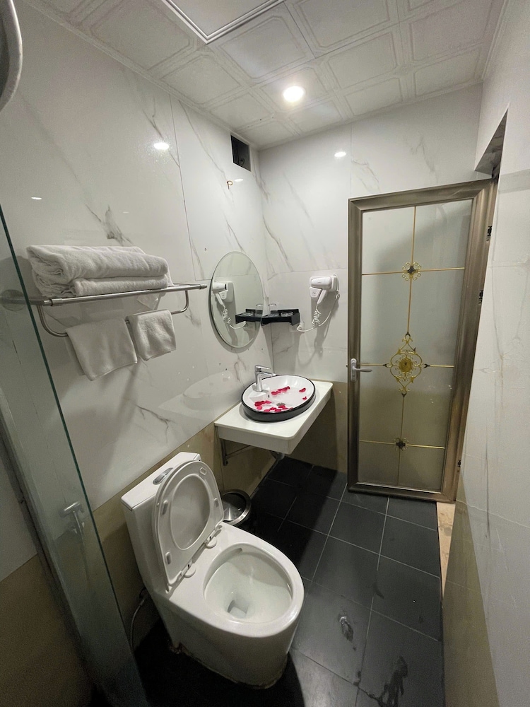 Nam Cuong X Hotel 46/50