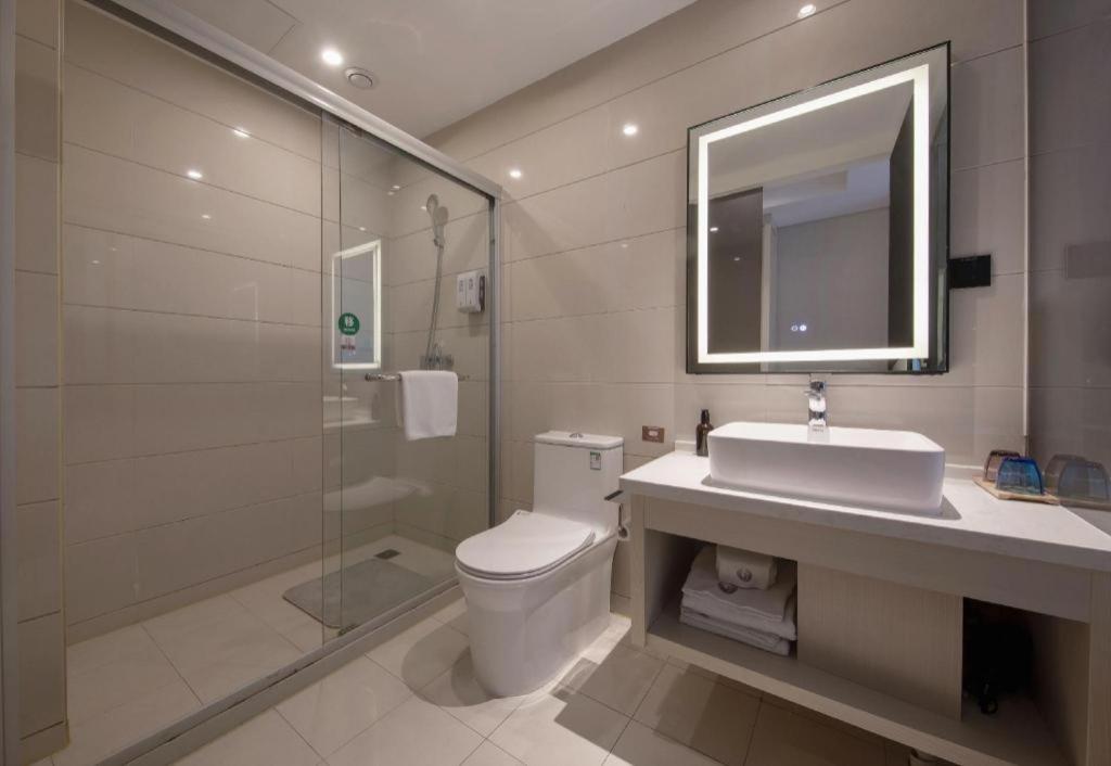 GYA Shanghai Long Distance Passenger Terminal Hotel 45/49