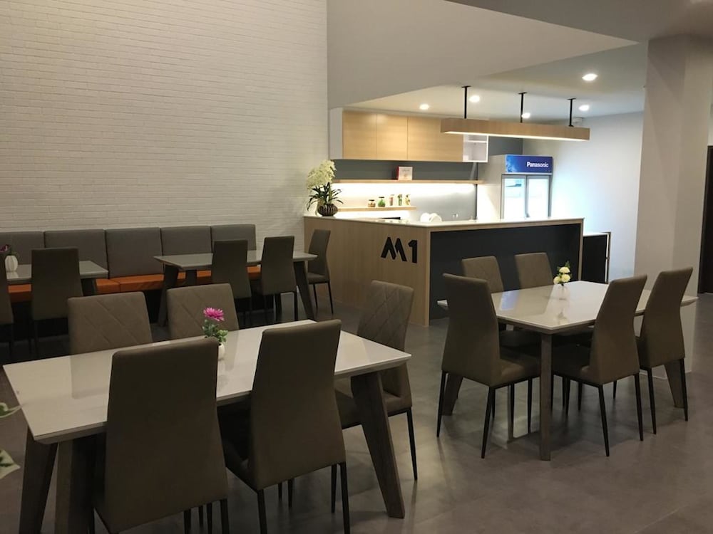 M-One Residence 40/52