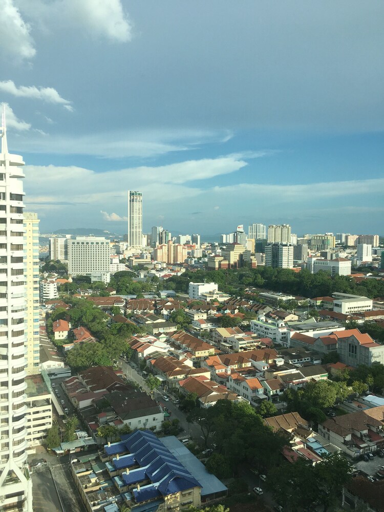 Merlene Suites at Mansion One 49/50
