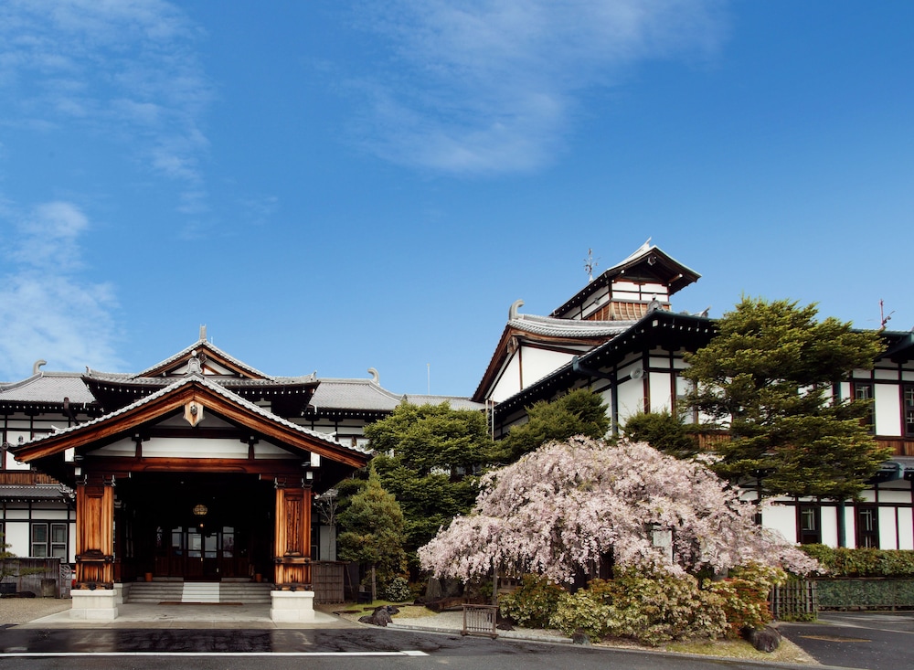 Nara Hotel 2/72