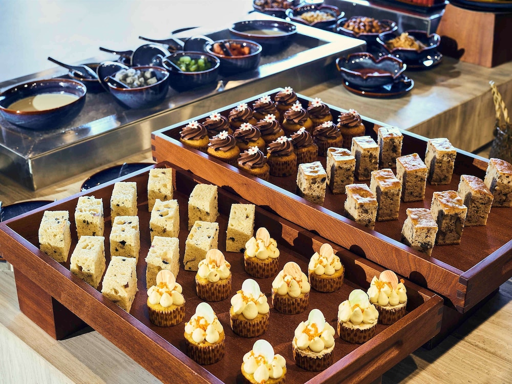 Novotel Hanoi Thai Ha 54/71