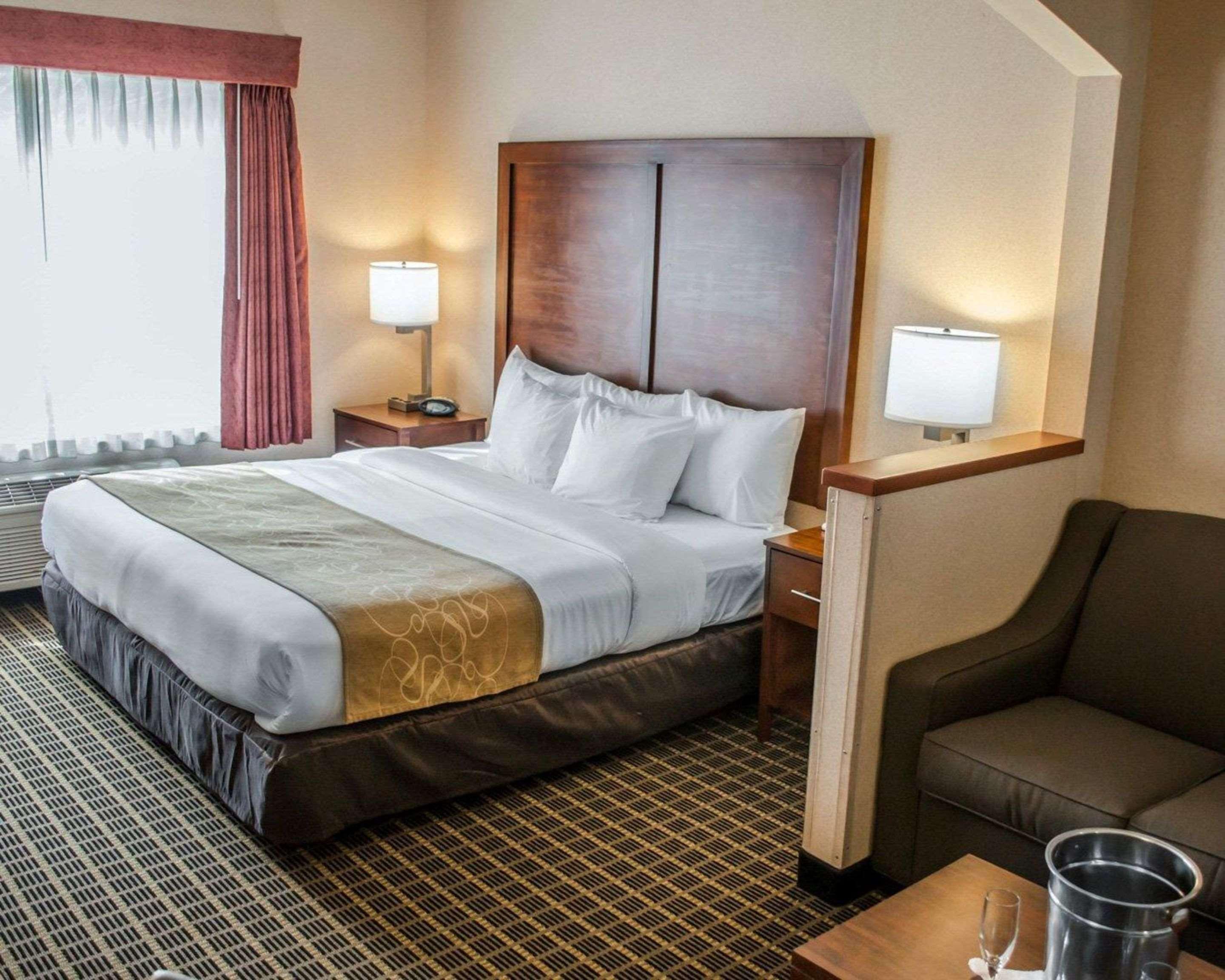 UPGRADE, SUITE, KING BED