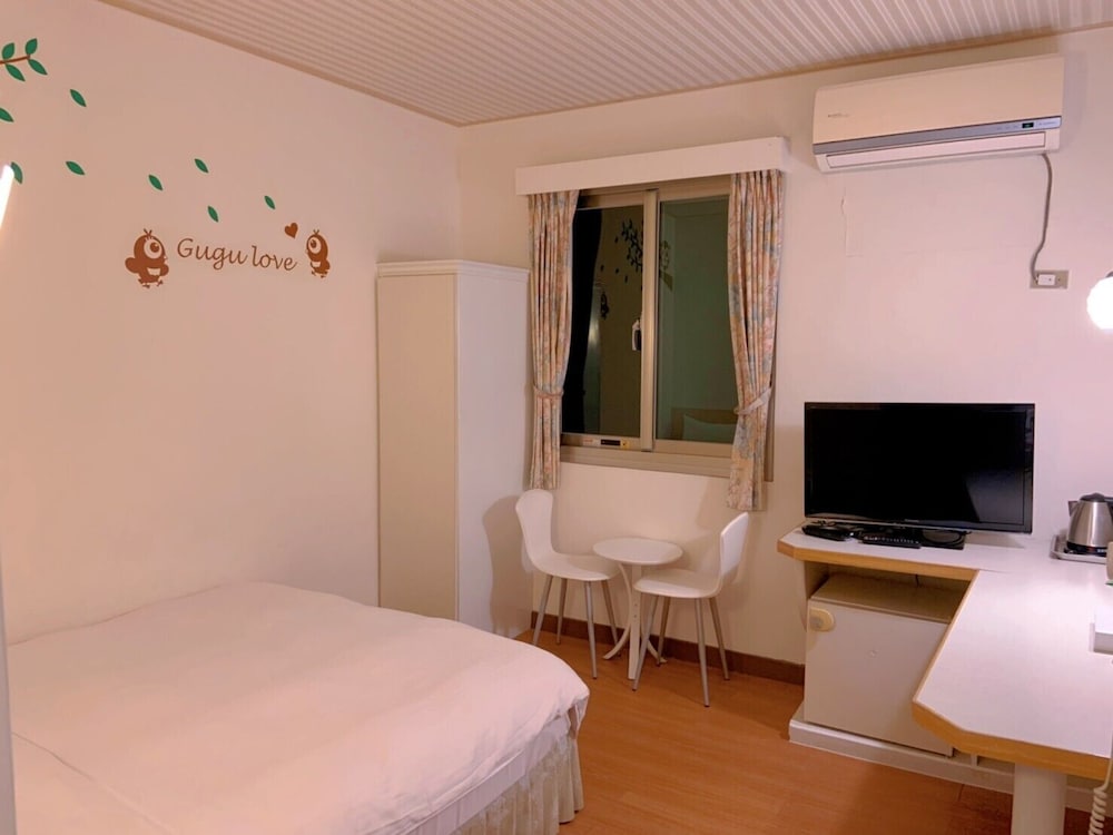 Traveler Hotel 20/37