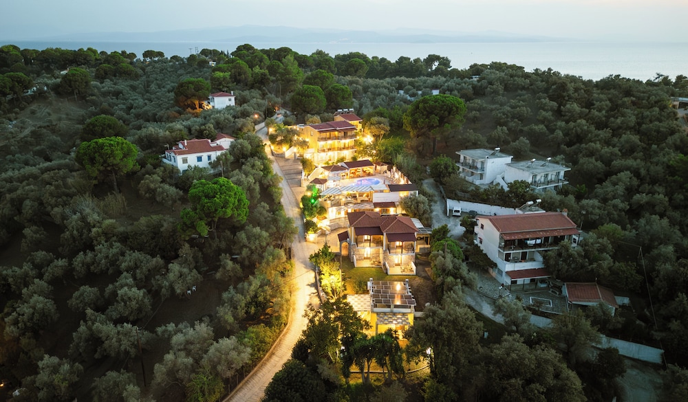 SKIATHOS ISLAND SUITES 42/50