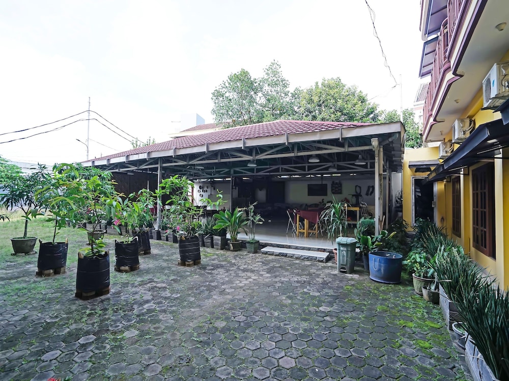 Oyo 335 Wisma Empat Lima 1/20