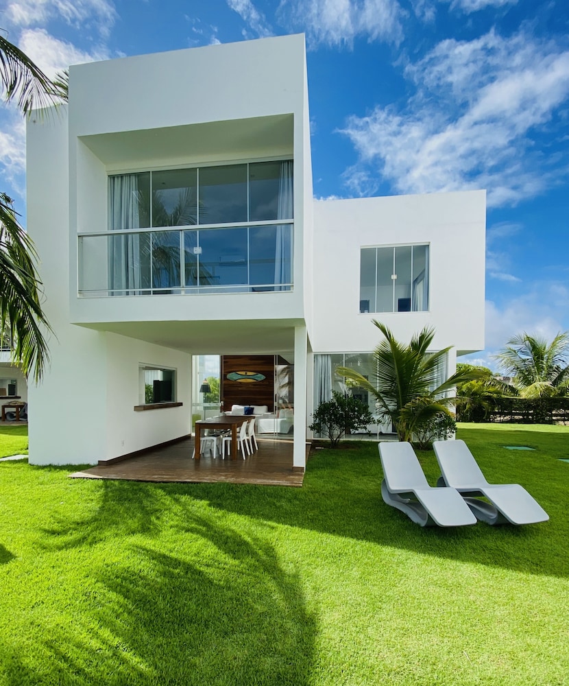 B Blue Beachouses 3/65