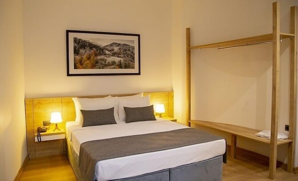 Uzer Otel 5/18
