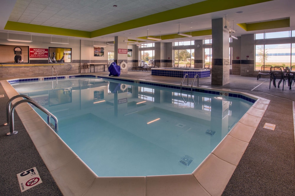 Drury Inn and Suites Huntsville at the Space and Rocket Center 24/37