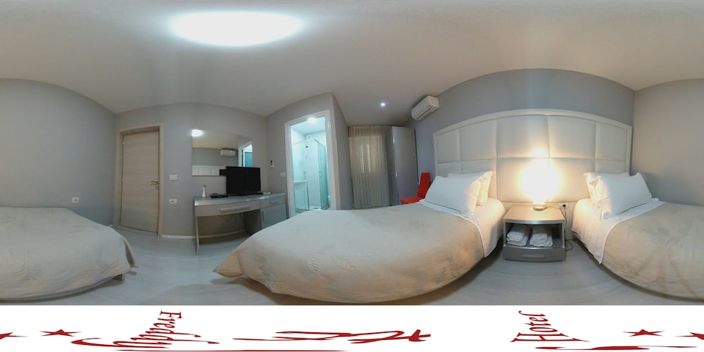 Freddy's Hotel photo2