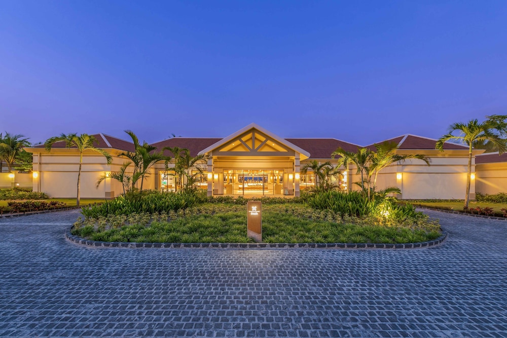 Fusion Resort and Villas Da Nang 3/50