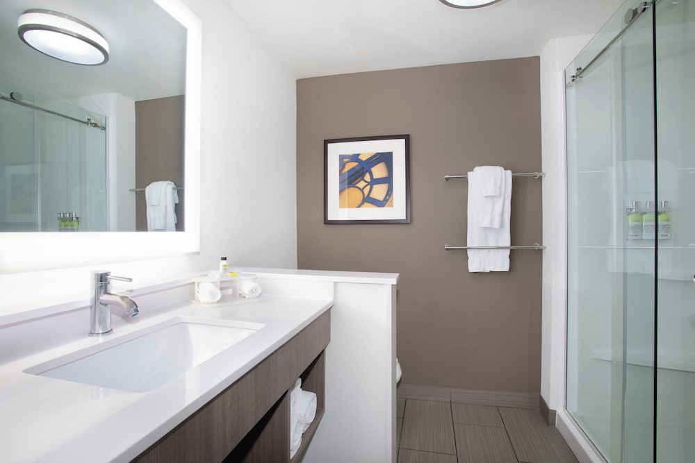 Standard, 2 Queen Beds, Accessible